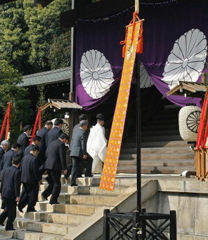 日本公审，男子在靖国神社涂鸦事件揭秘