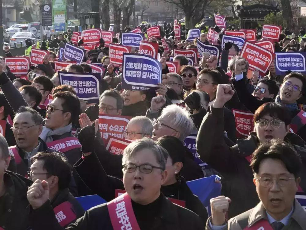 韩医生罢工后返岗要求，医疗服务与职业操守的较量，48小时倒计时开始！