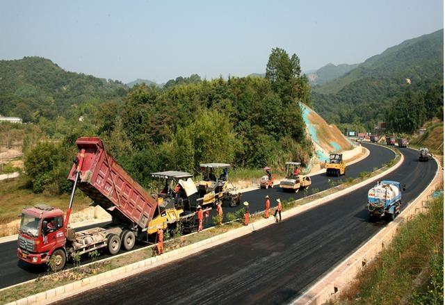 月湖区市场监督管理局领导团队引领市场监管新篇章