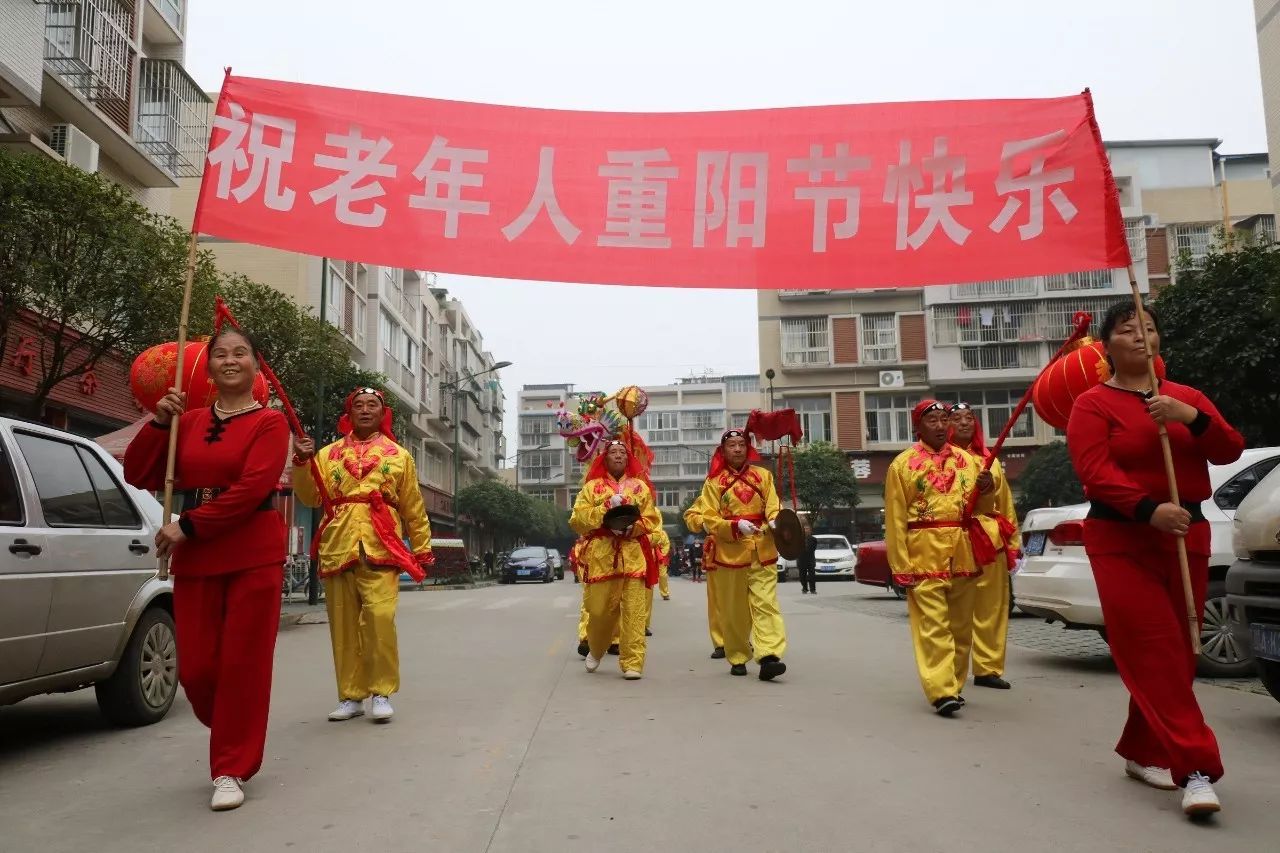 龙虎场社区新领导团队引领社区发展开启新篇章